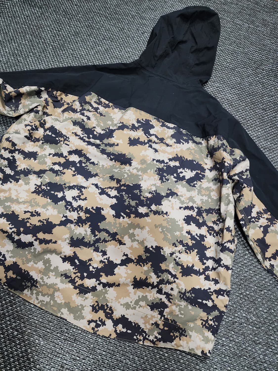 칼하트 스톰 디펜더 바람막이 L사이즈  상품이미지3