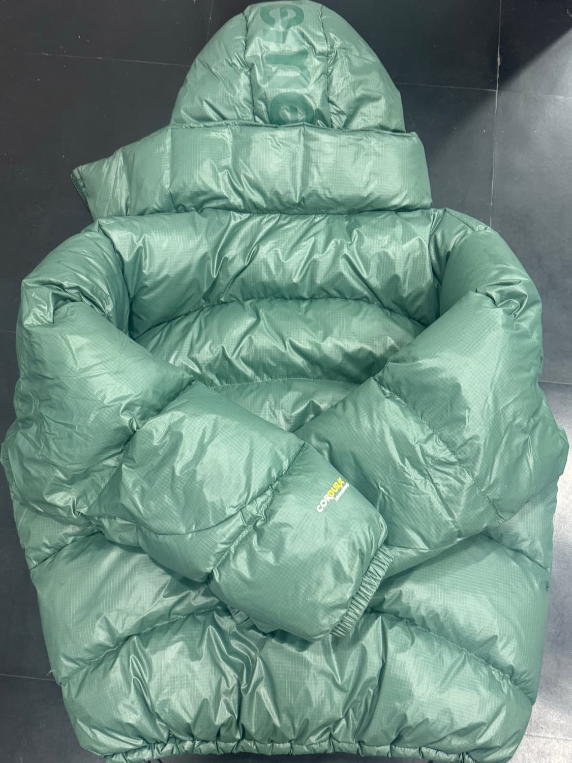 슈프림 패딩 상품이미지2