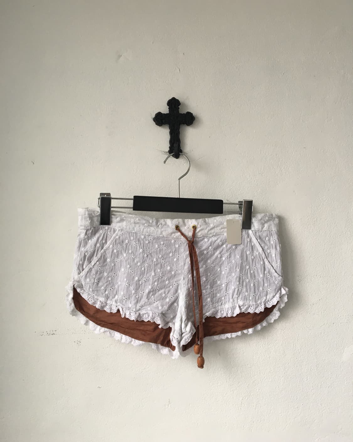 Punching pattern short 상품이미지1