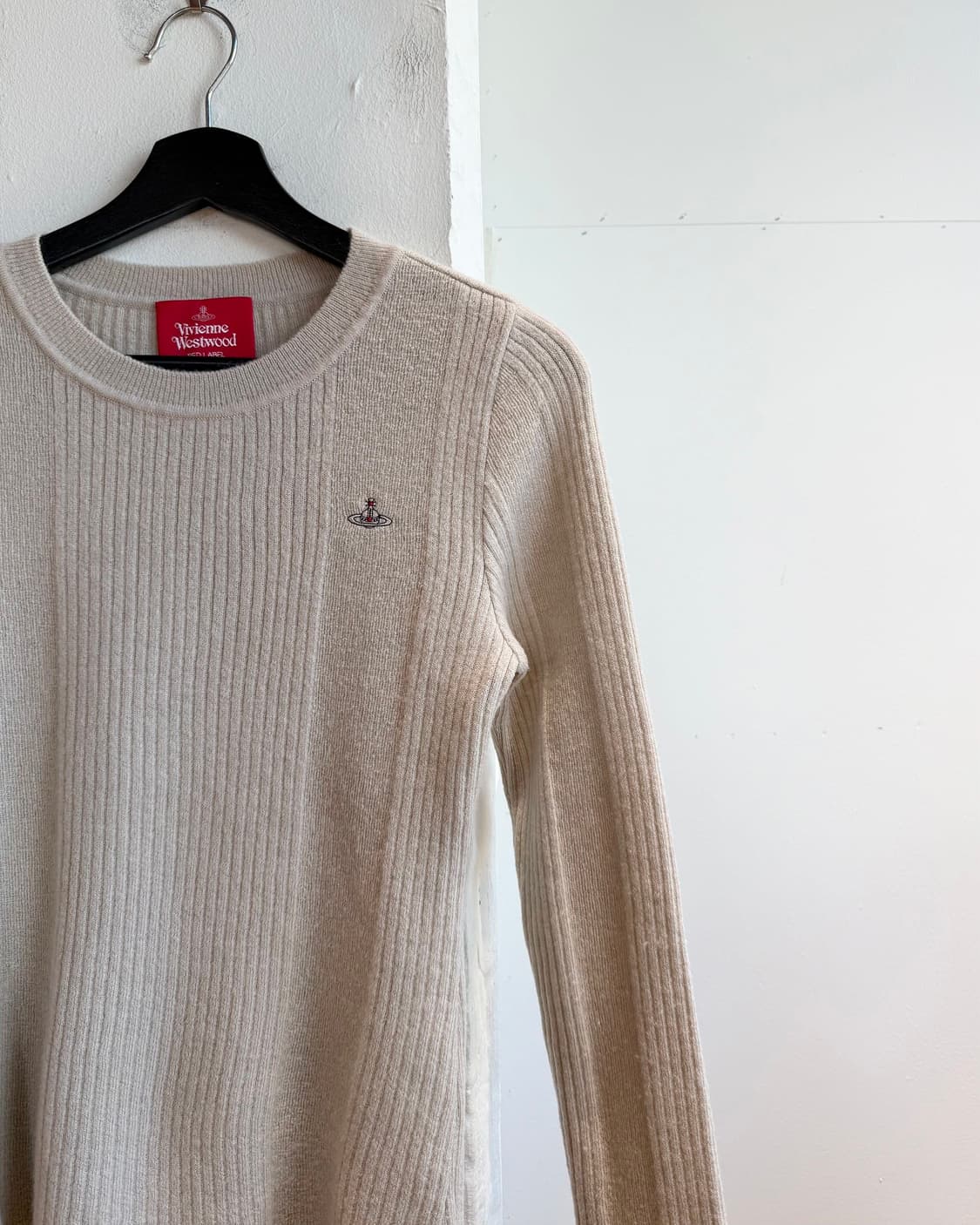 비비안 웨스트우드 레드라벨 베이지 orb자수 니트  상품이미지5