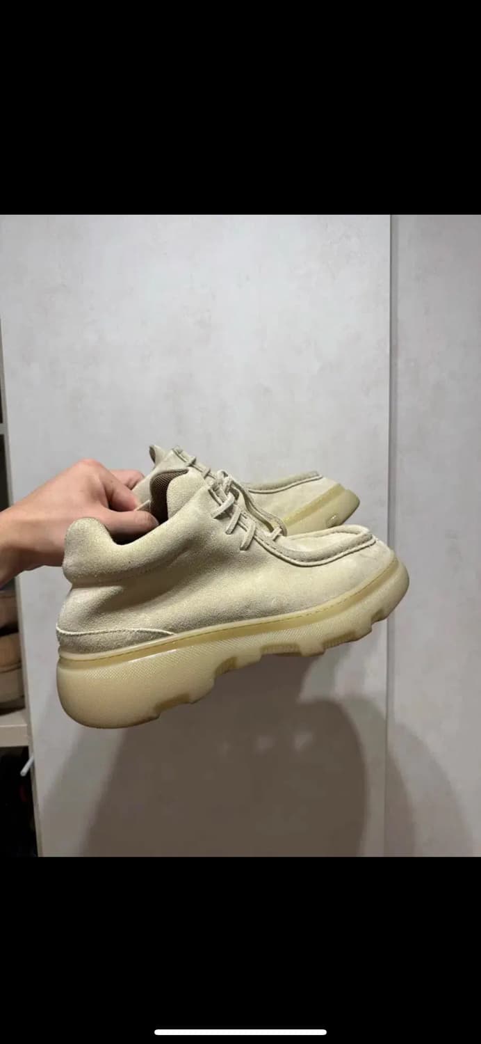 버버리 스웨이드 크리퍼 미드 슈즈 (43) 판매합니다. 상품이미지2