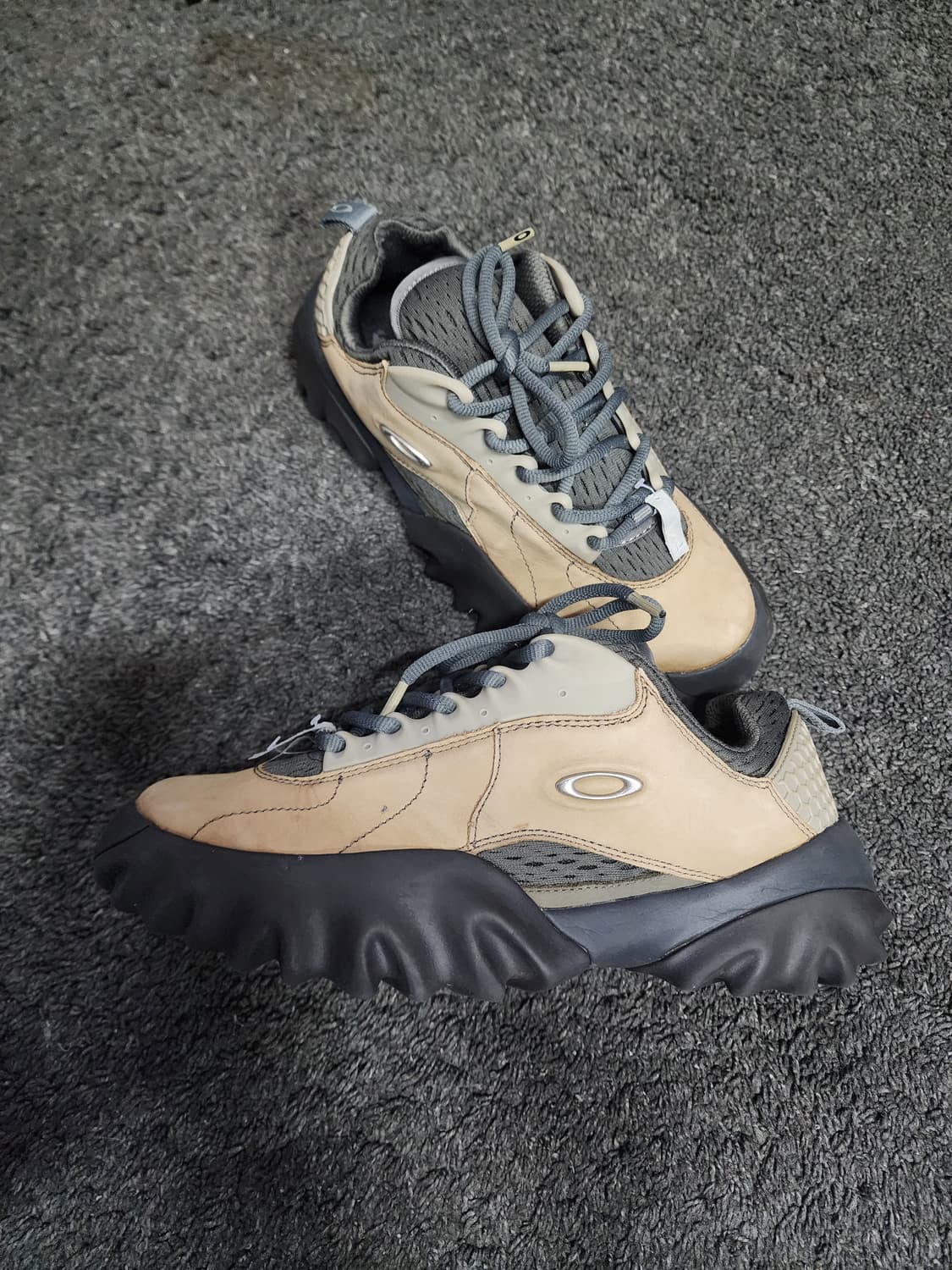 오클리 팩토리 팀 x 브레인 데드 찹 쏘우 모카 상품이미지1