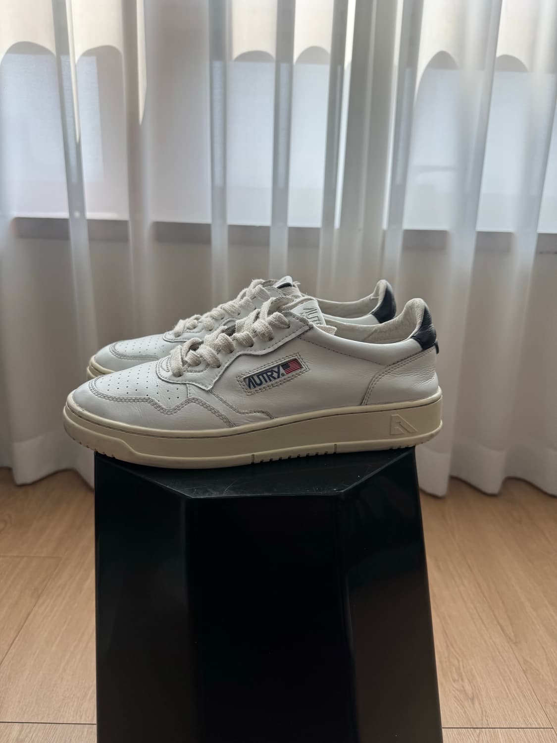 (촬영소품) 280 오트리 메달리스트 화이트 블랙힐탭 상품이미지3