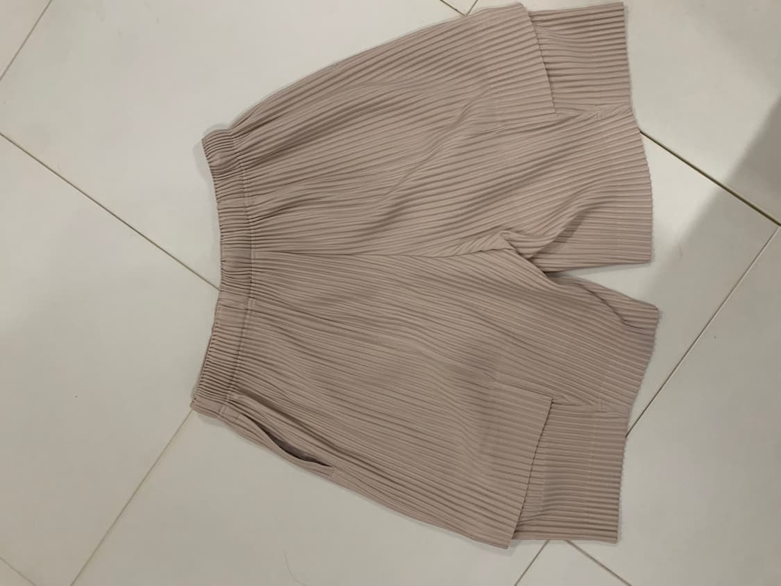 옴므플리세 카고 반바지 3 국내 매장판 쉘베이지 24.06 상품이미지4