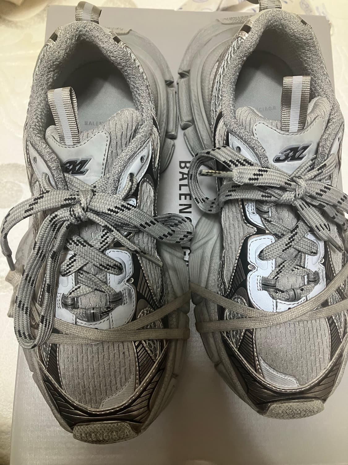 발렌시아가 3XL 실버 그레이(42) 상품이미지1