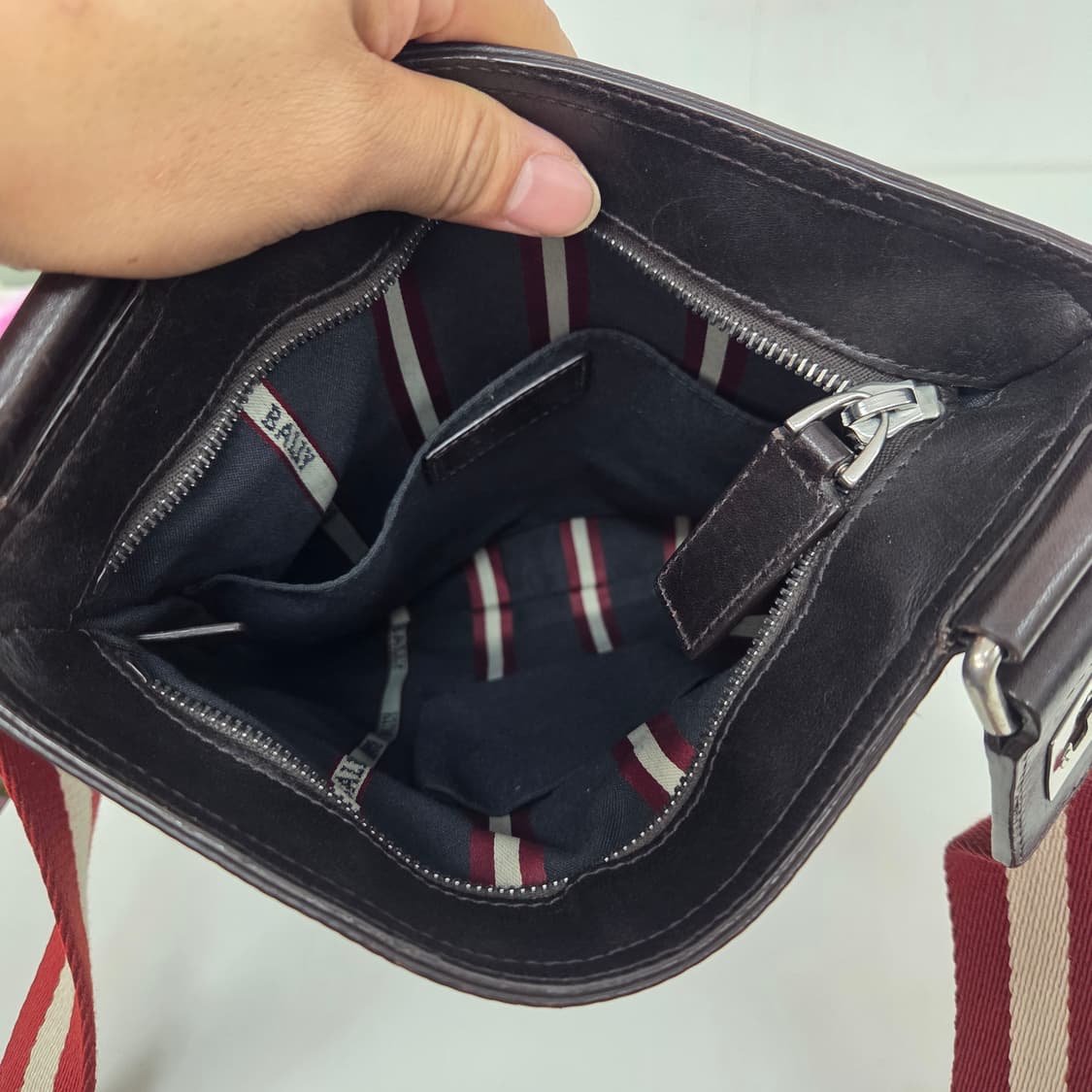 발리 삼선 가죽 크로스백 메신저백 남성 가방 브라운 상품이미지8