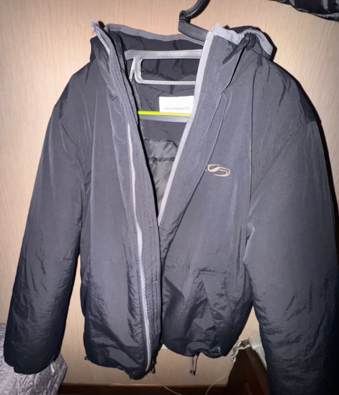 필루미네이트 오버핏 심볼 로고 후드 패딩 상품이미지1