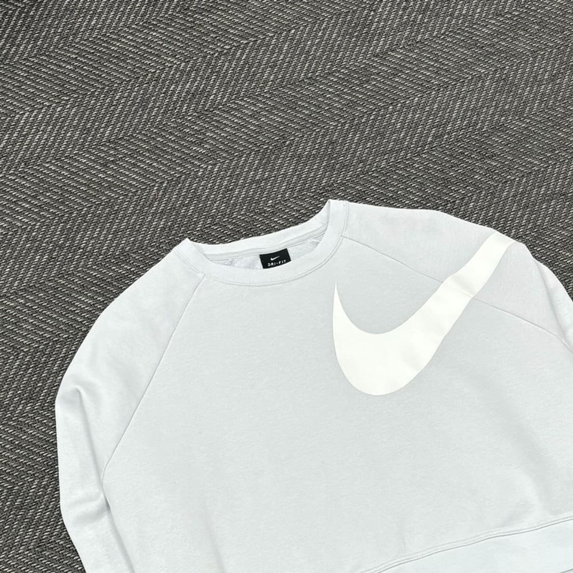 나이키 빅 스우시 크롭 맨투맨 v0390 상품이미지3