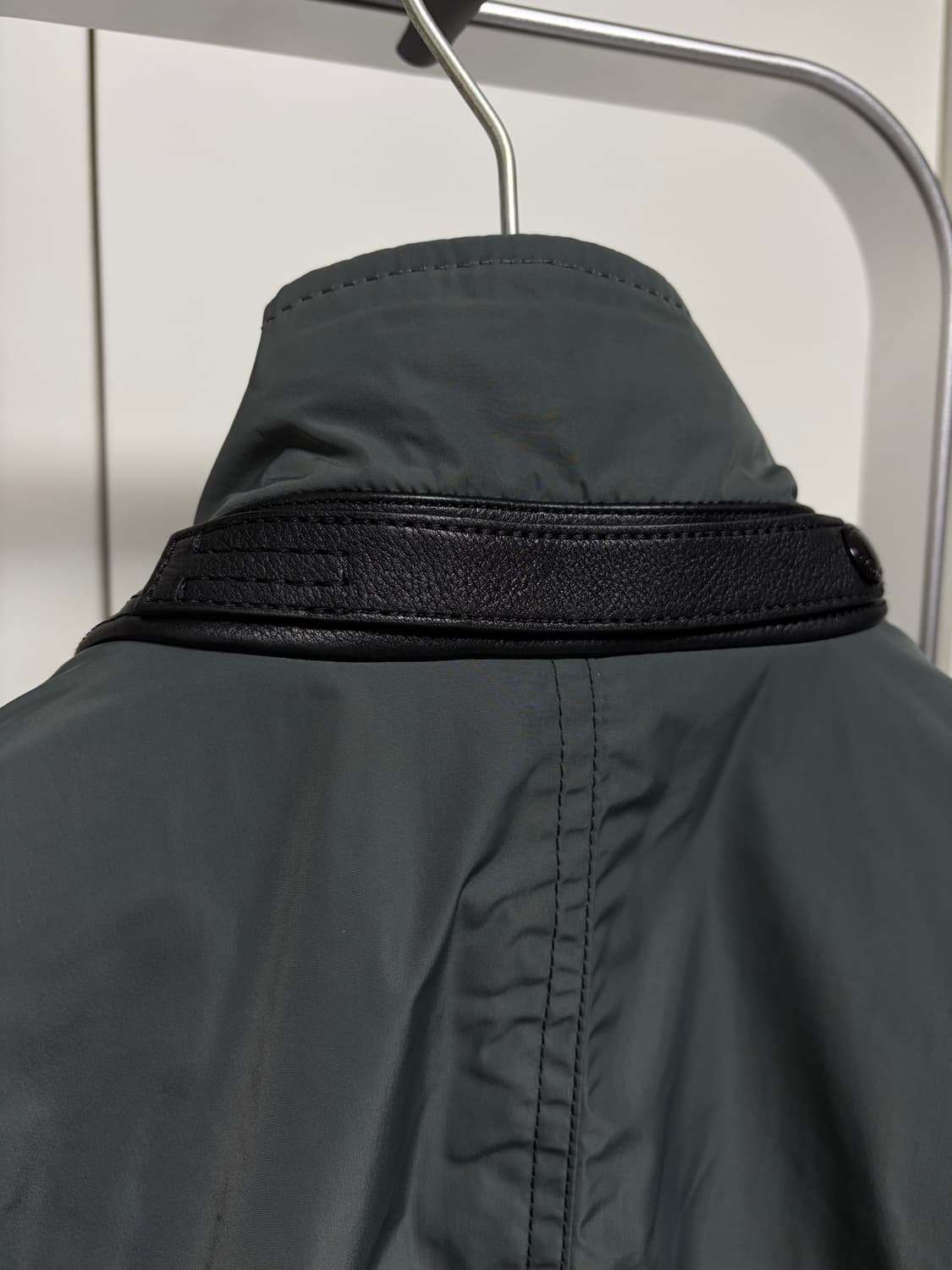 톰포드 윈드브레이커 50 상품이미지3