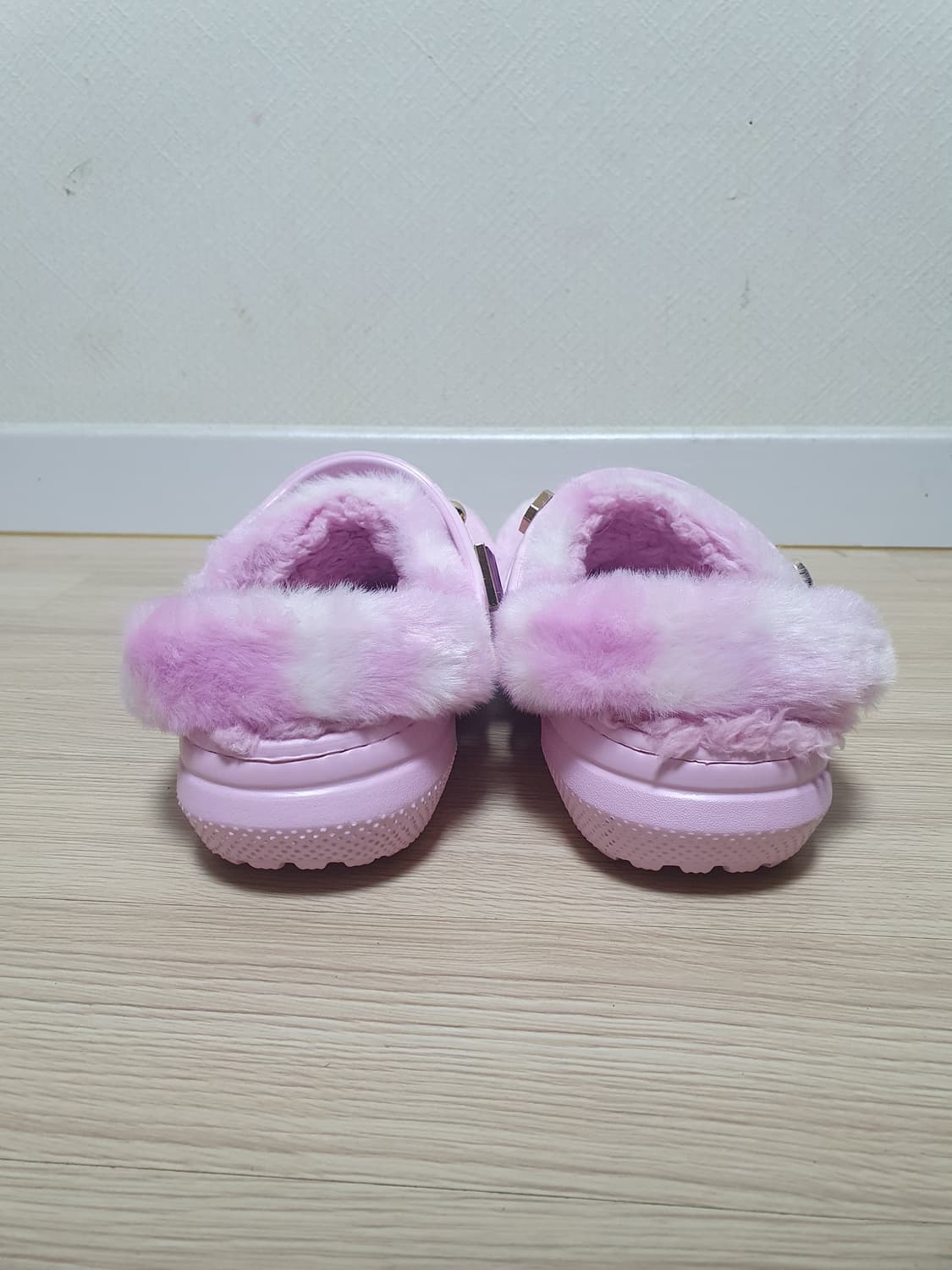 크록스 클래식 퍼 슈어 클로그 260 상품이미지5