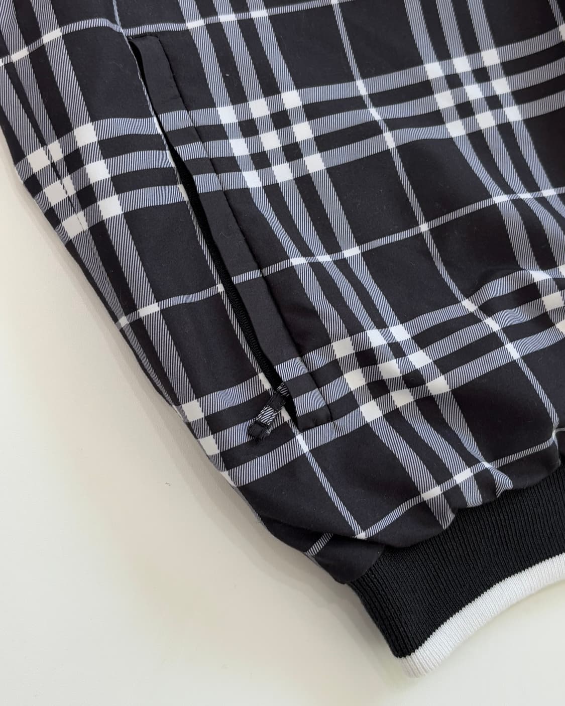 Burberry 버버리 리버시블 폴리쉘 베스트 웜업   상품이미지4