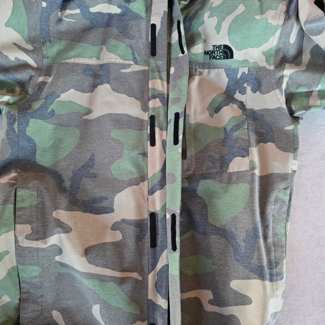 민트급상태!! 일본판 노스페이스 노벨티 카모플라쥬 바람막이 L(105) 상품이미지7