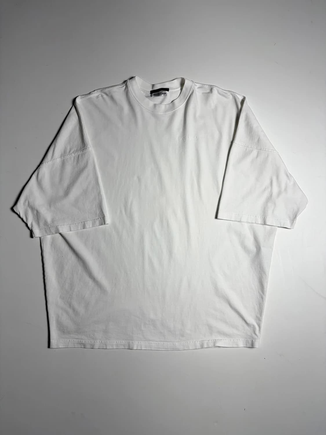 발렌시아가 텍스처 리브드 크루넥 반팔 티셔츠 PN9997 상품이미지1
