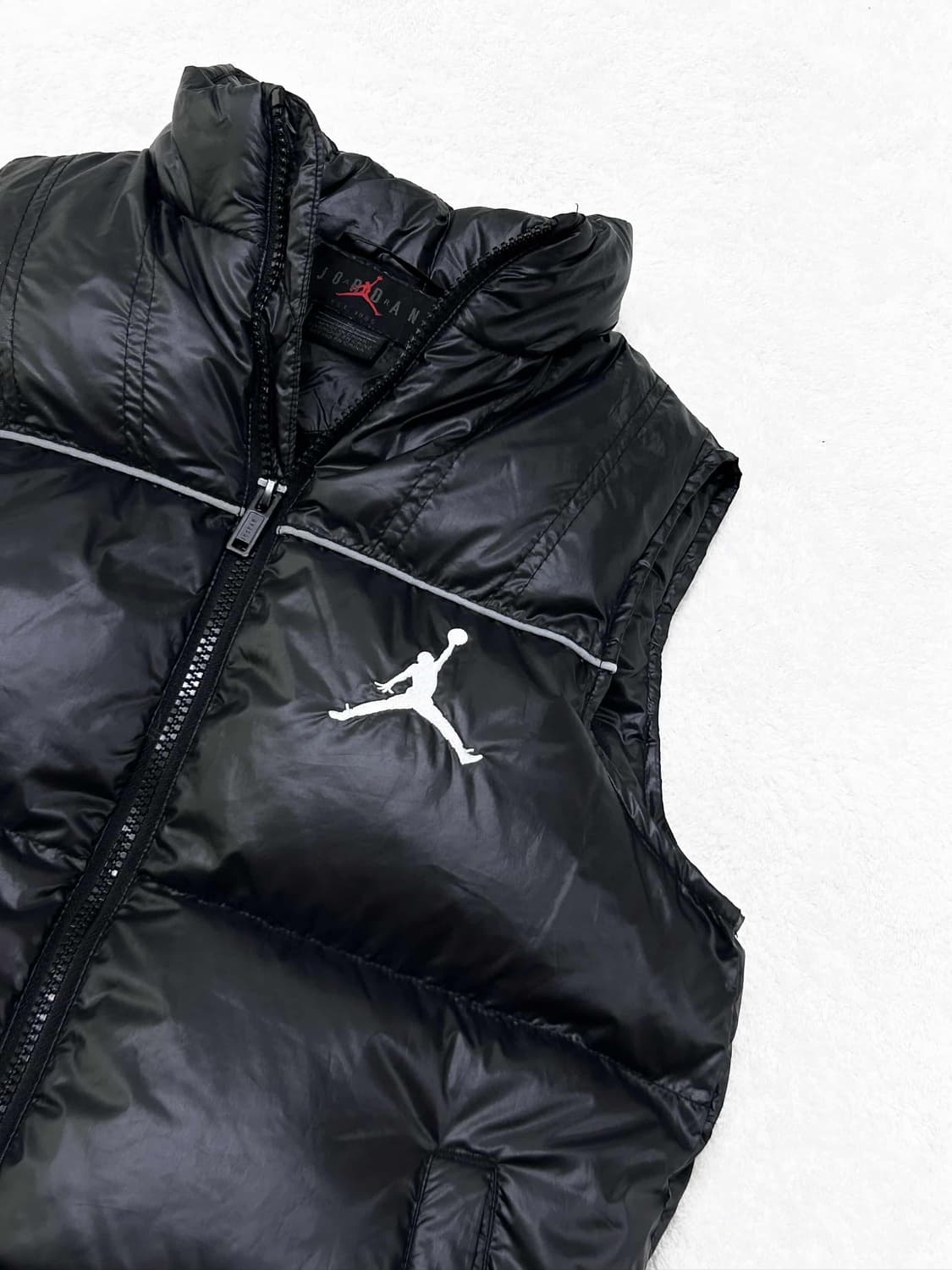 에어조던 자수로고 블랙 덕다운 패딩조끼 상품이미지7