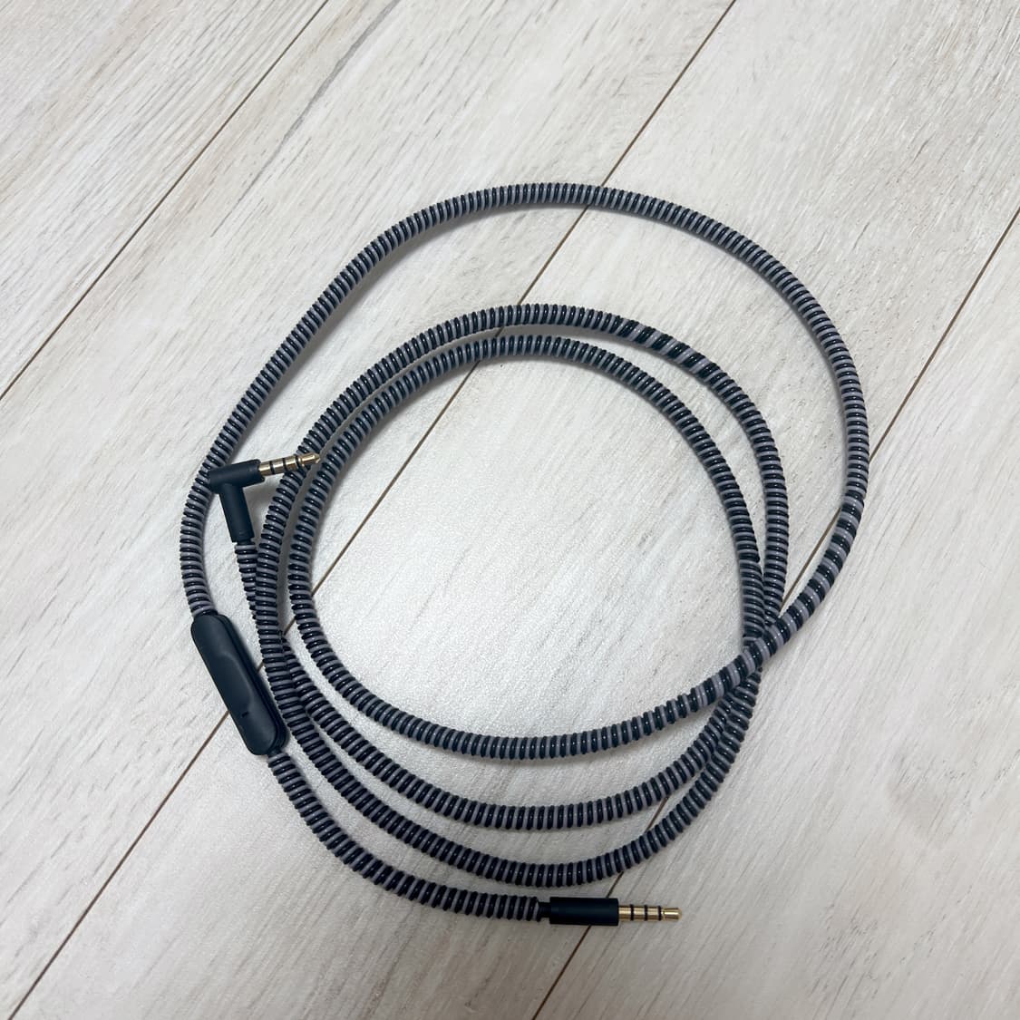 비츠 닥터드레 스튜디오 와이어리스 티타늄 컬러 상품이미지6