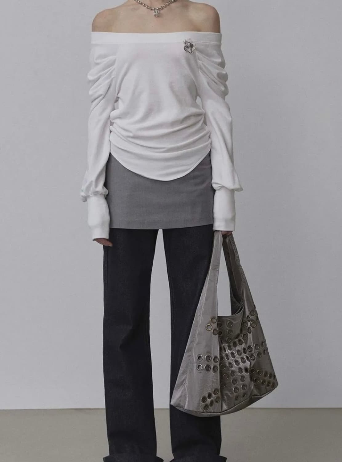 스컬프터 스터드 메탈릭 호보 백 상품이미지3