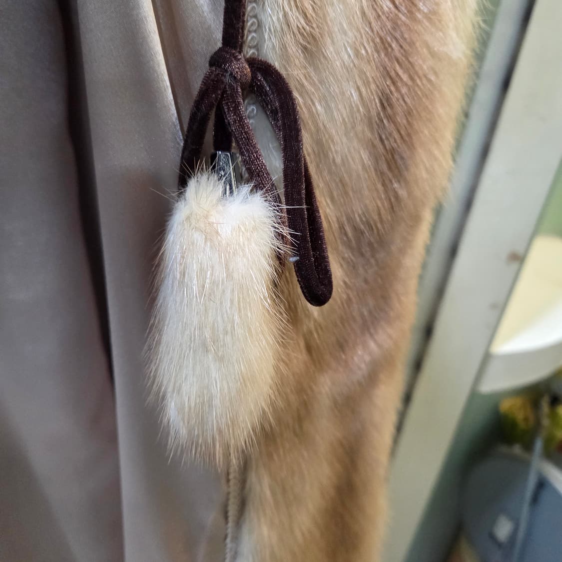 펜디 밍크 후드 롱 베스트 상품이미지6