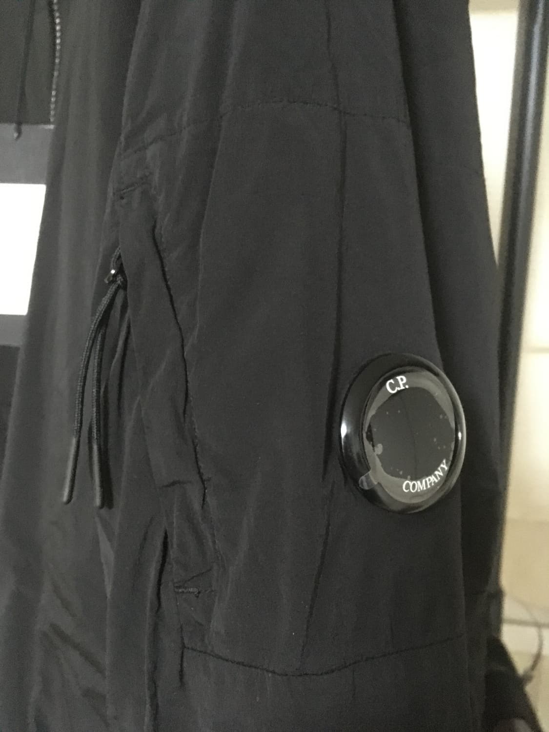 CP컴퍼니 나일론 후드 자켓 블랙 판매합니다  상품이미지4