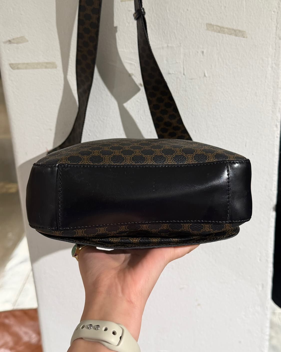 셀린느 브라운 마카담 블라종 크로스백 상품이미지6