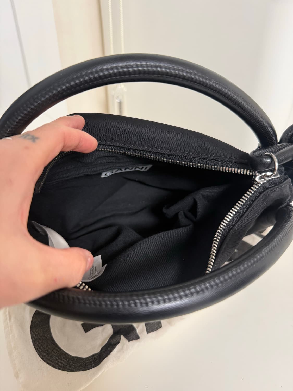 GANNI 가니 미니 노트 바게트백  상품이미지3