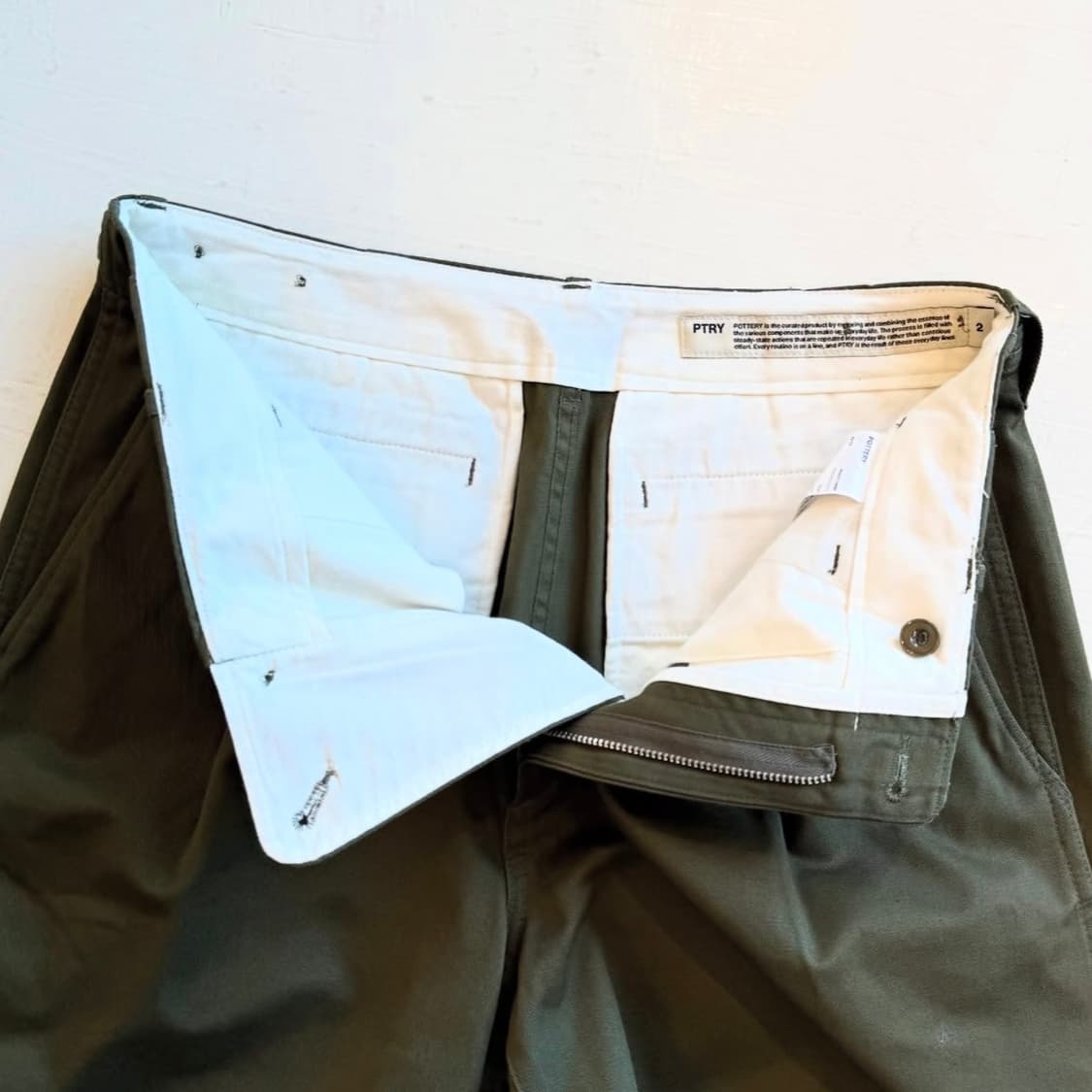 포터리 올리브 코튼 주름 반바지 상품이미지5