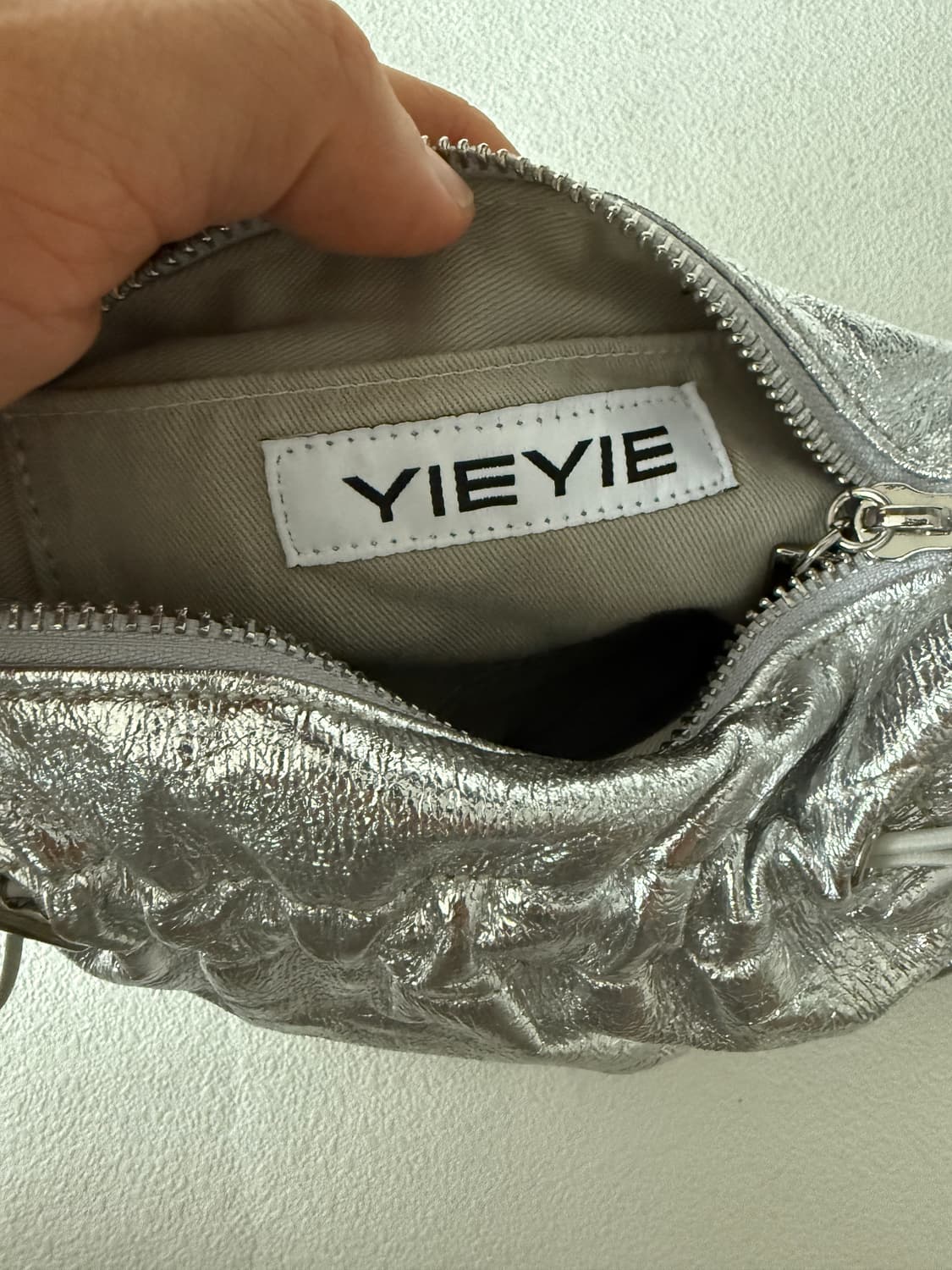 이에이에(YIEYIE) 숄더백 실버 상품이미지8