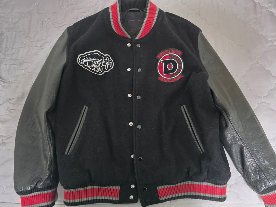 데우스ex마키나 소가죽 바시티자켓 상품이미지1