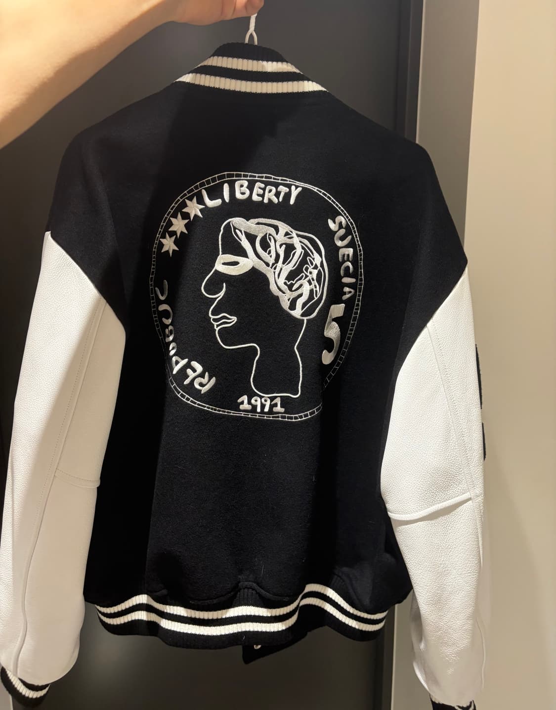 STU바시티 자켓 사이즈m 상품이미지3