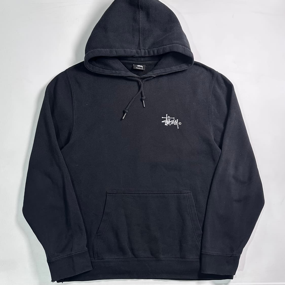 스투시 스탁로고 블랙 후드티 상품이미지1