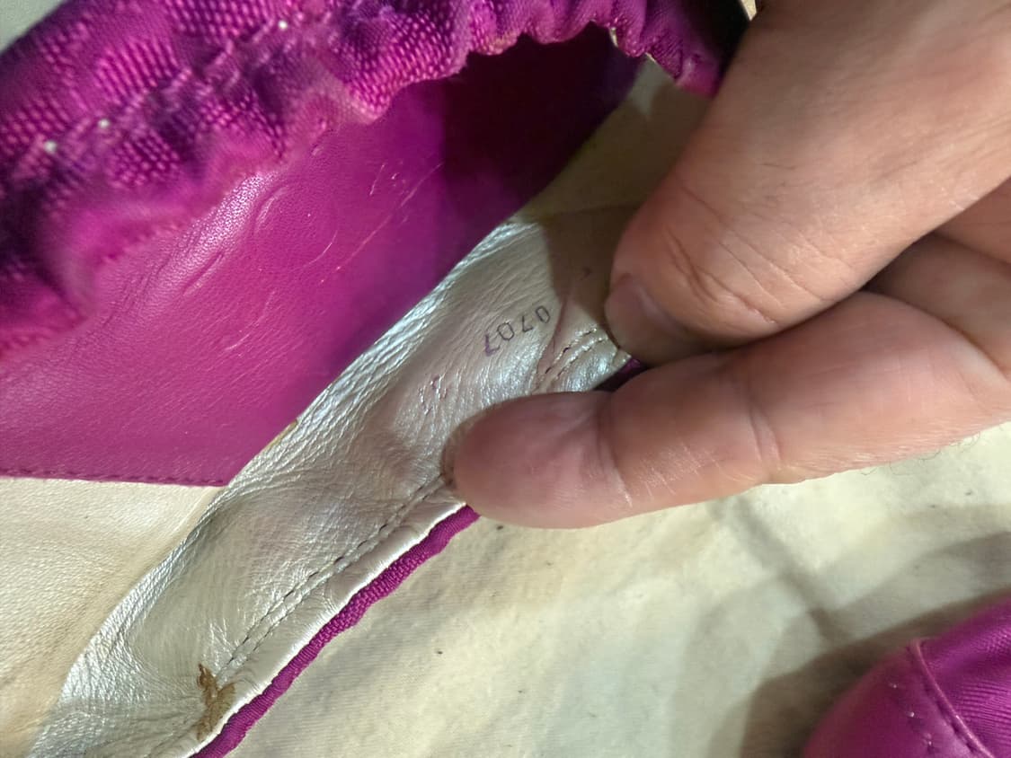 37/240 정품 디올 스터드 장식 발레 플랫슈즈 팝니다 상품이미지6