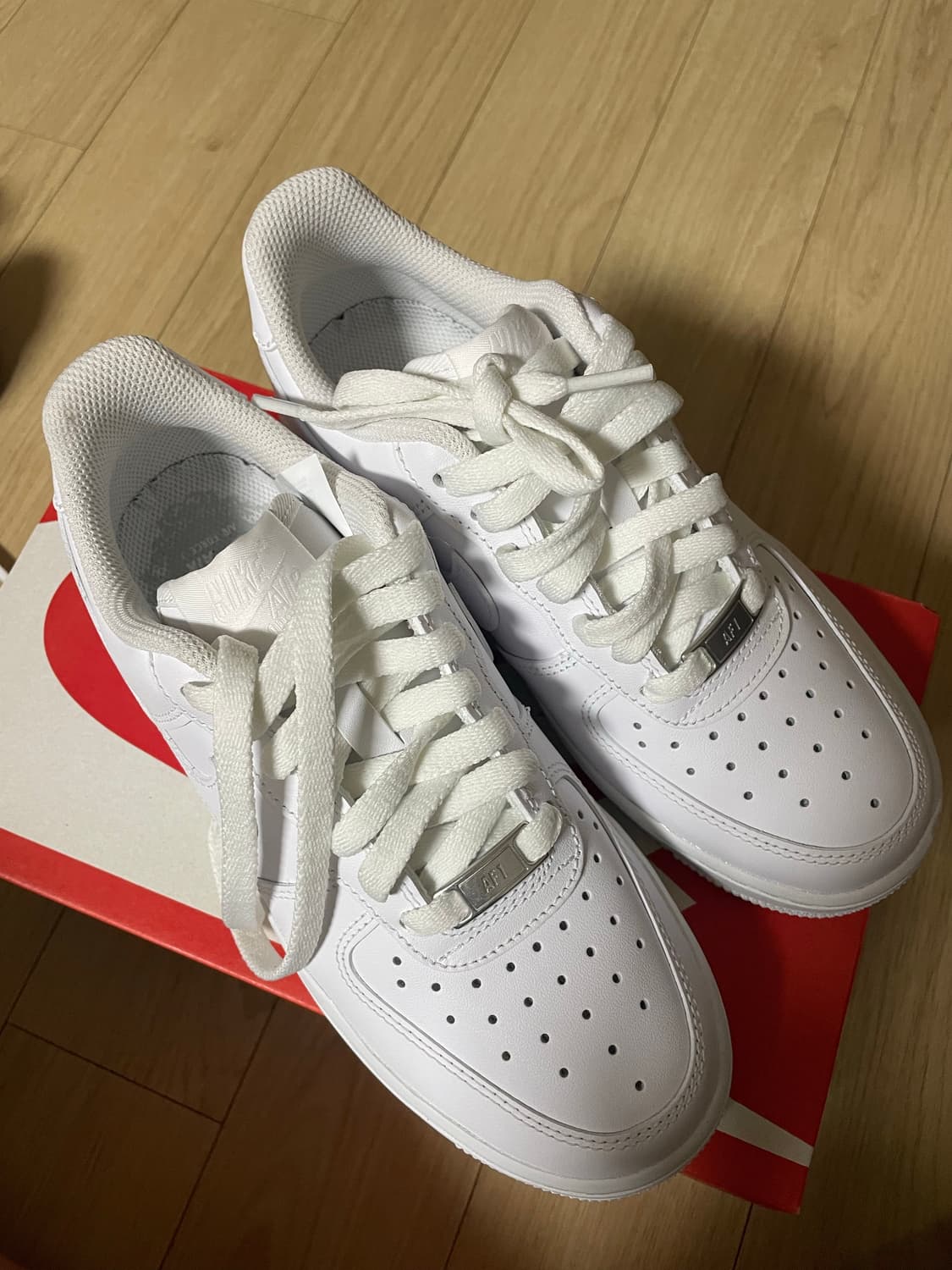 나이키 에어포스 230 상품이미지1