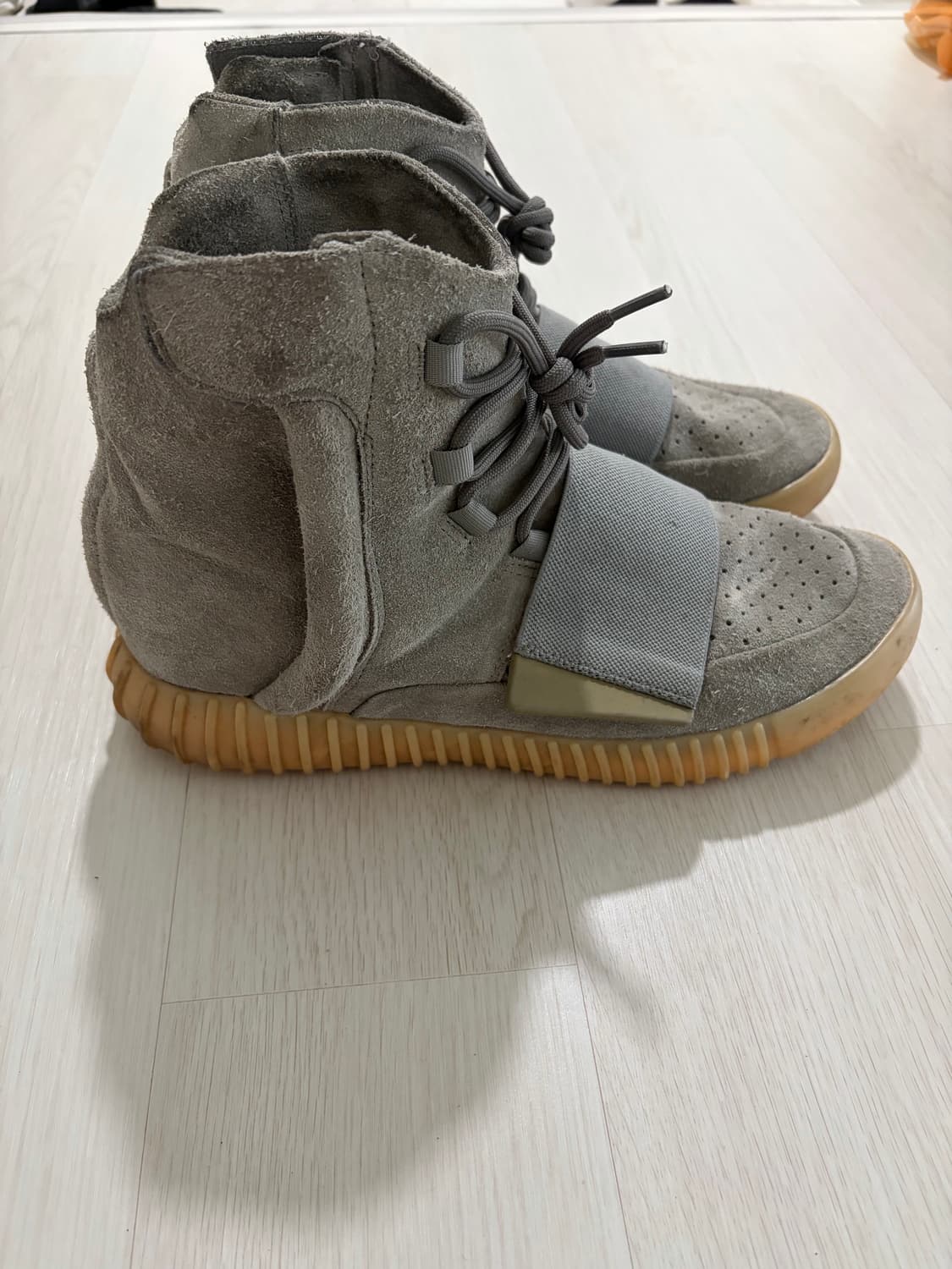 Yeezy boost 750 280 사이즈 팝니디 상품이미지2