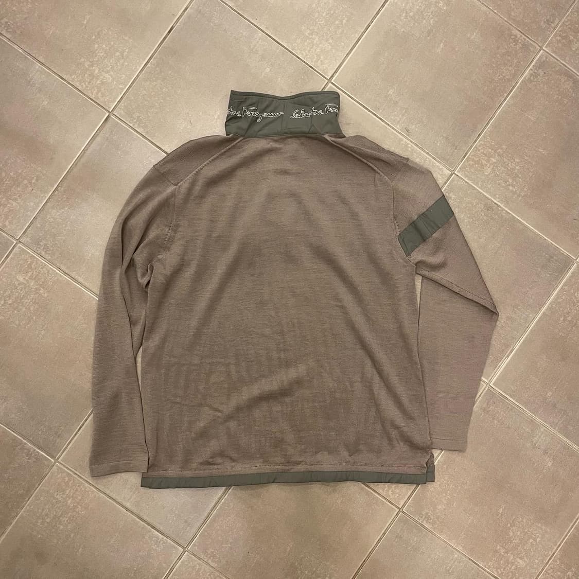 페레가모 반집업 니트 상품이미지5