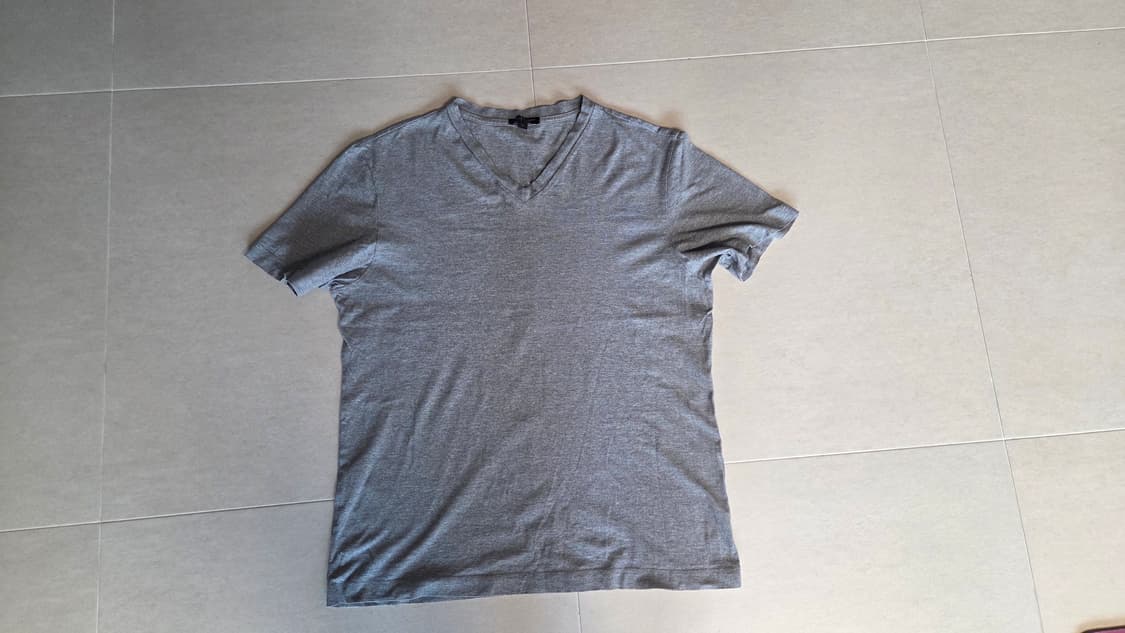 질스튜어트 뉴욕 그레이 브이넥 반팔 티셔츠  상품이미지2