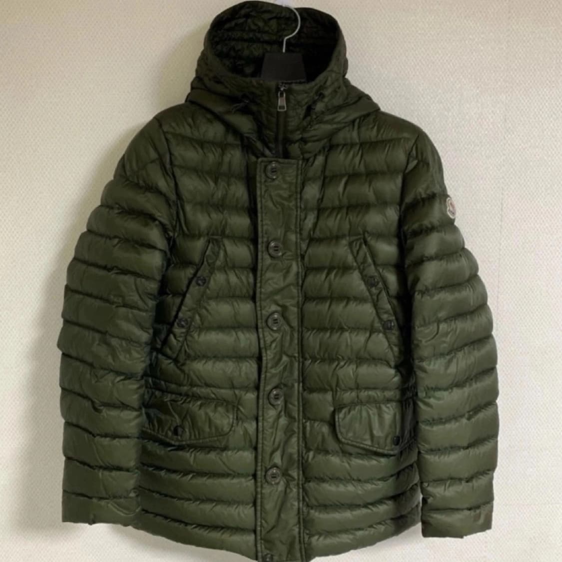 몽클레어 플루톤 카키 후드 경량패딩 2사이즈 상품이미지1