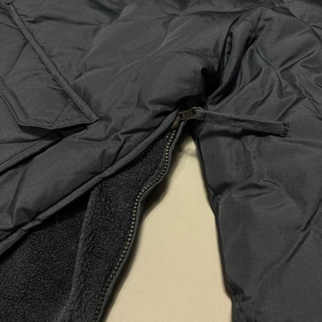 타이온(TAION) 다크네이비 퀄트 밀리터리 라인 리버시블 플리스 자켓 상품이미지4