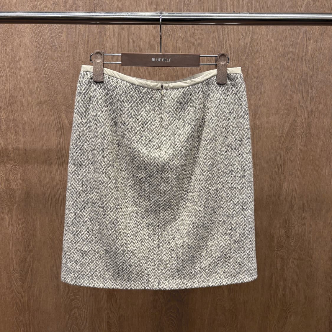 막스마라 헤링본 트위드 미디 스커트 사이드 포켓 H라인 라이트 그레이 상품이미지3