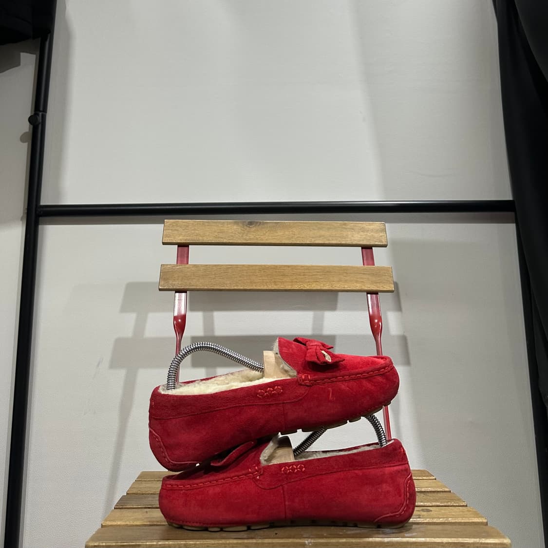 250) 어그 UGG 로퍼 여성 여자 슈즈 모카신 스웨이드 레드 상품이미지7