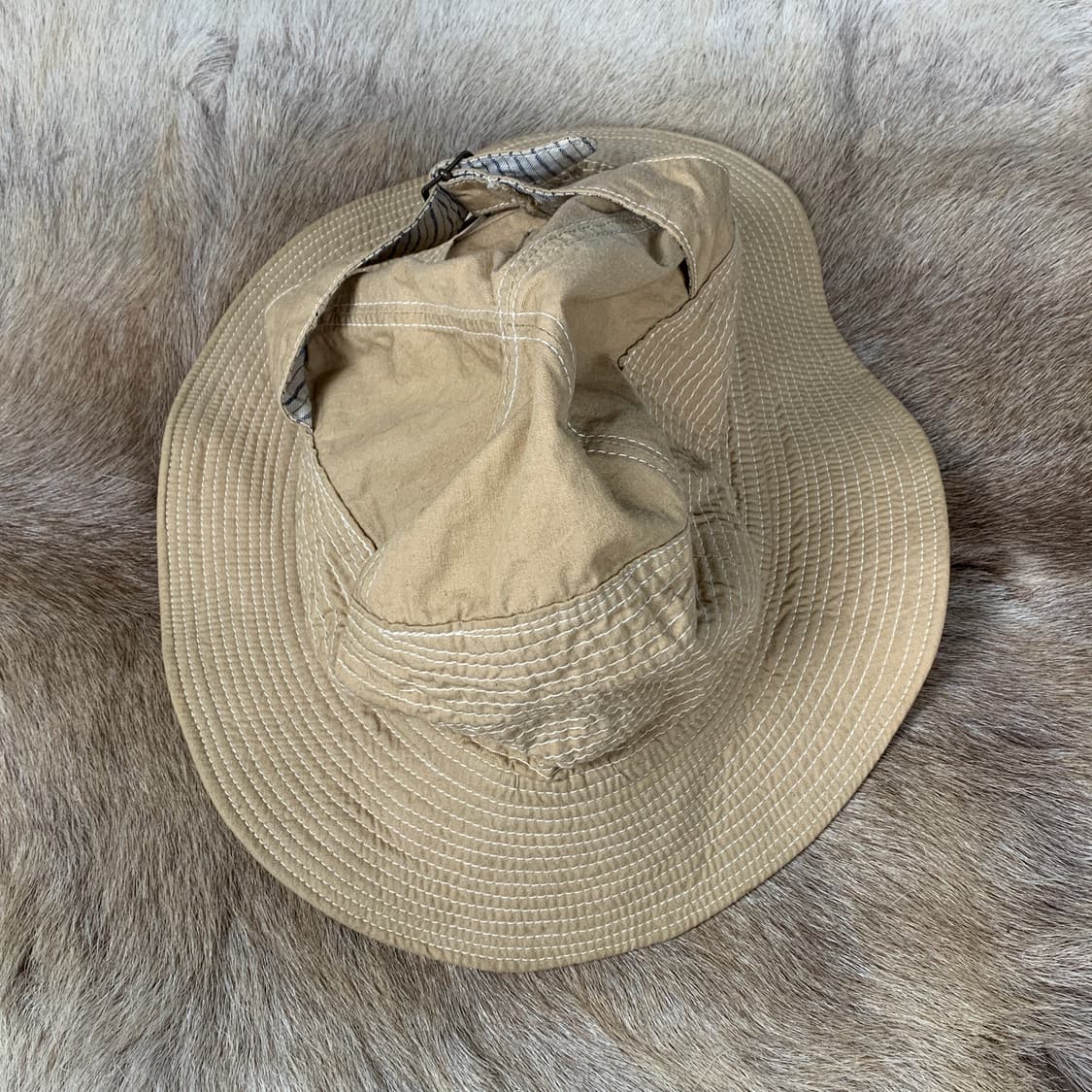 캐피탈 노인과 바다 버킷햇 상품이미지2