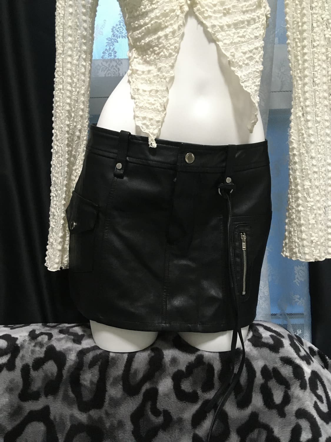 BOHEMSEO MINI LEATHER SKIRT 상품이미지3