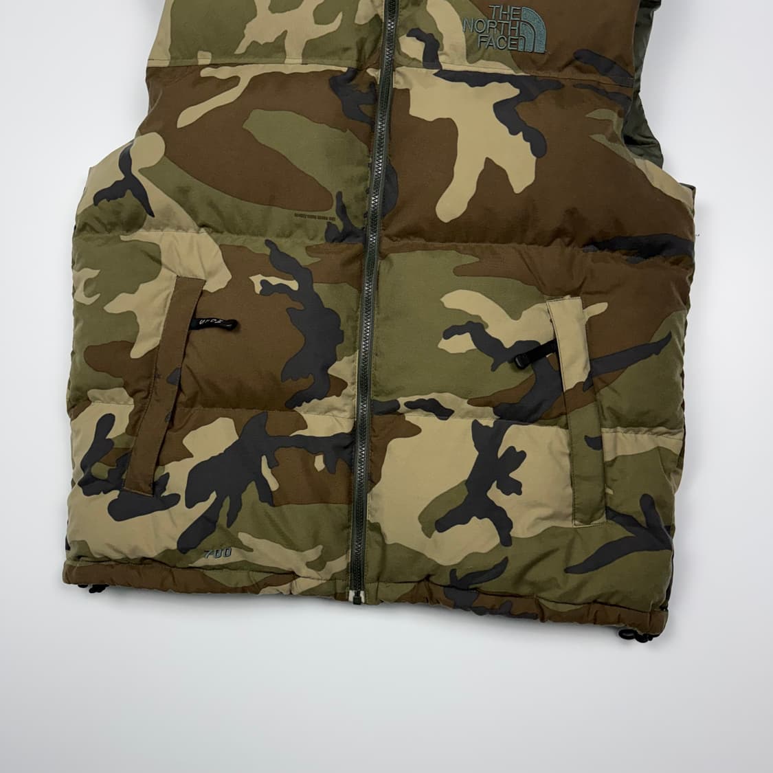 (105) 노스페이스 재팬 센터로고 카모 눕시 패딩 베스트 상품이미지4