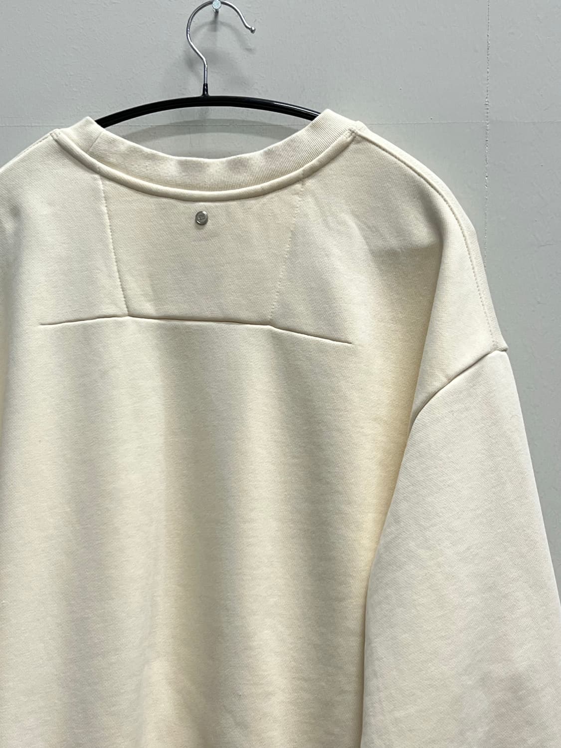 시스템 사이드지퍼 맨투맨 아이보리 상품이미지6