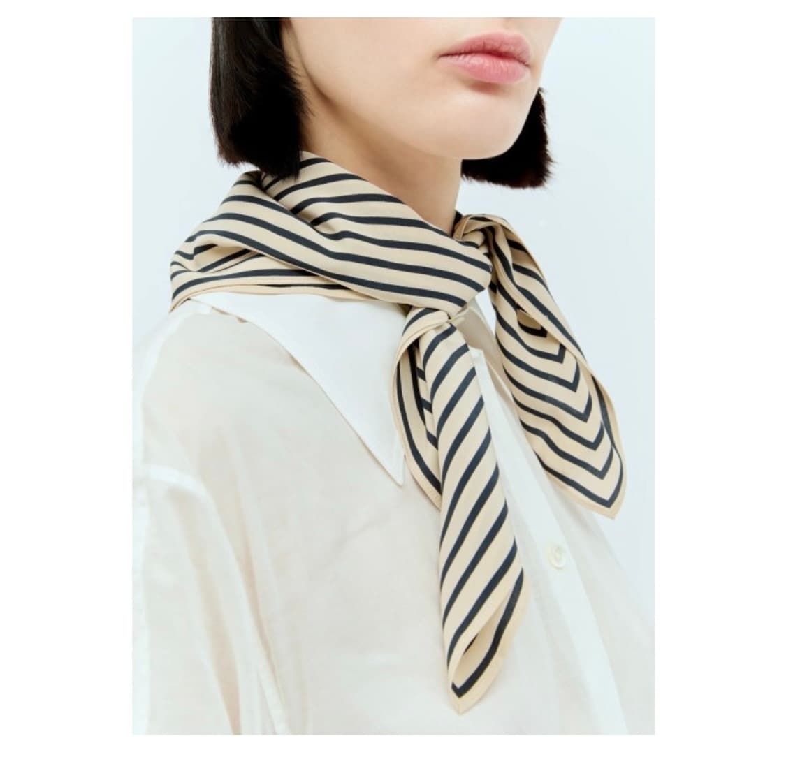 TOTEME 토템 모노그램 실크 스카프 상품이미지1