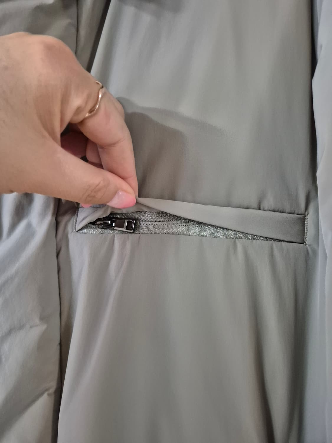 띠어리 다운패딩M 상품이미지4