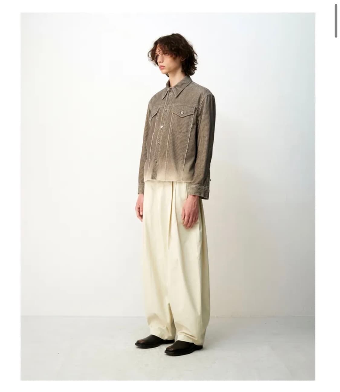 (M) 쿠어 그라데이션 프린티드 크롭 셔츠 (투톤그레이) 판매 상품이미지3