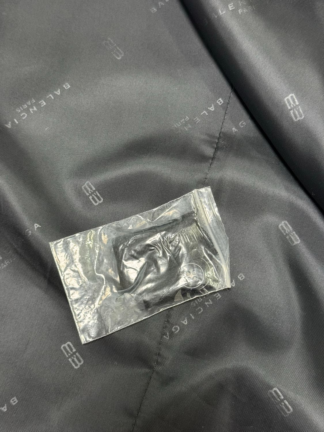 발렌시아가 테일러링 쓰리버튼 자켓 100사이즈 상품이미지7