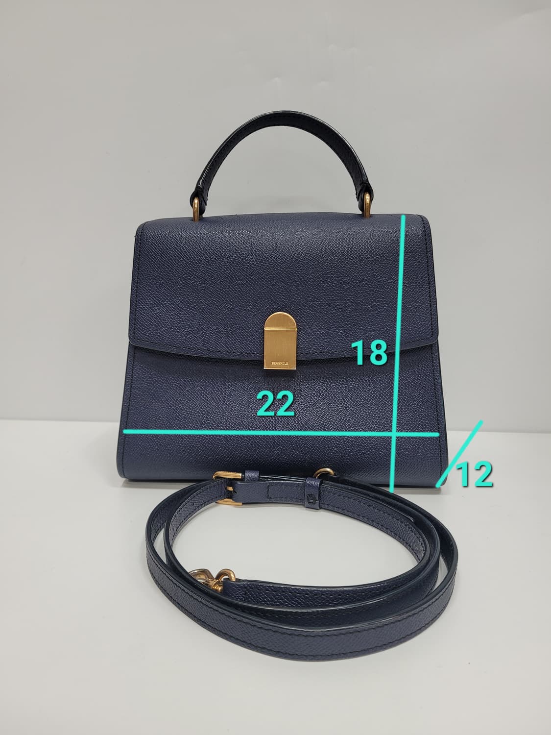 BEAN POLE 20FW 빈폴 블링 사첼백 / 가죽 블랙
 상품이미지10