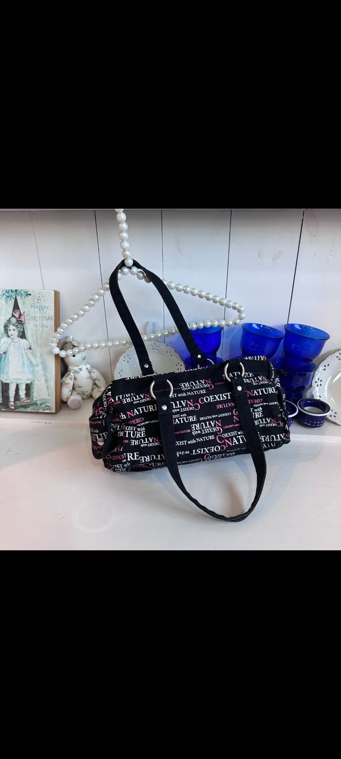 블랙 영문 프린팅 체인 숄더백 상품이미지4