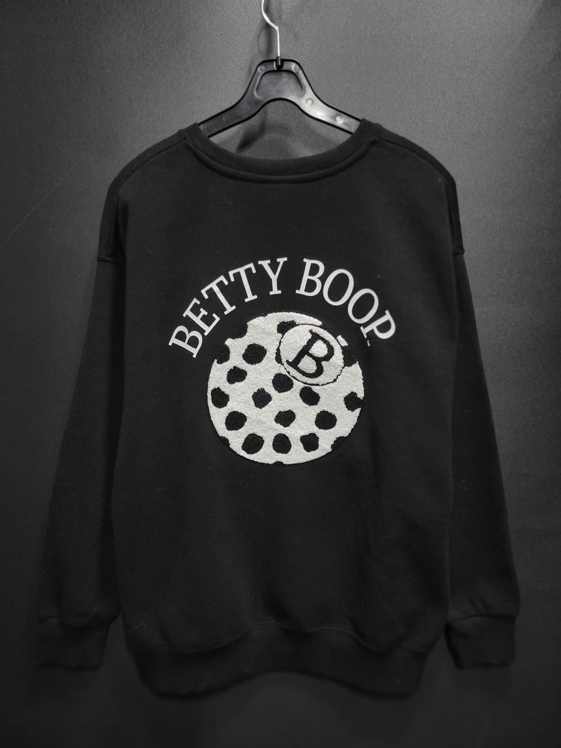 BETTY BOOP 베티붑 자수로고 입체 백로고 빅로고 오버핏 맨투맨 상품이미지1