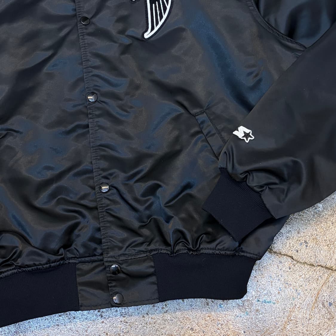 90s Made in USA 빈티지 스타터 NFL 팰컨스 패딩점퍼 상품이미지4